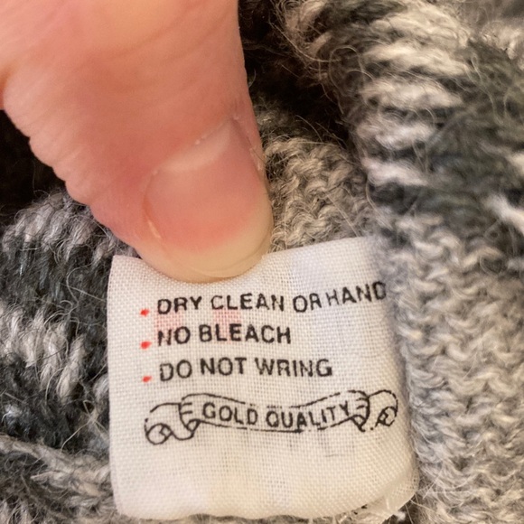 Gray Patterned Women's Poncho with Fringe - Picture 4 of 9